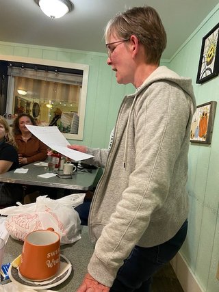 Linda Lloyd gives elevator speech